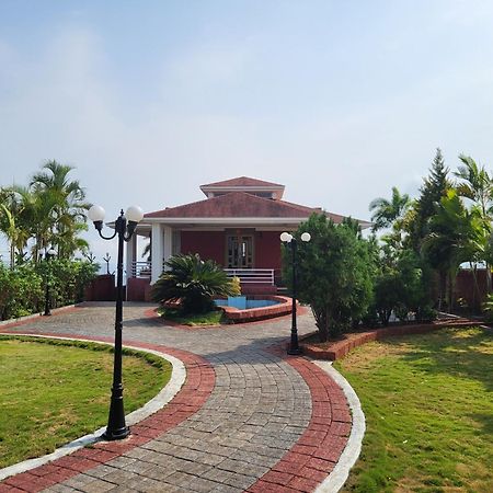 Paras Holiday Home Satara Buitenkant foto