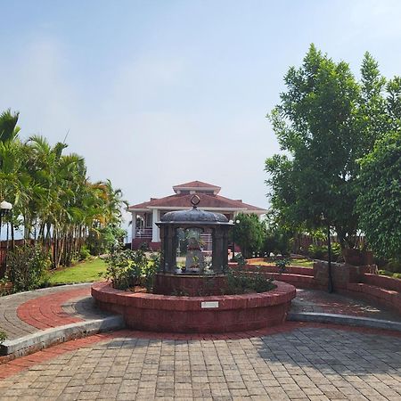 Paras Holiday Home Satara Buitenkant foto