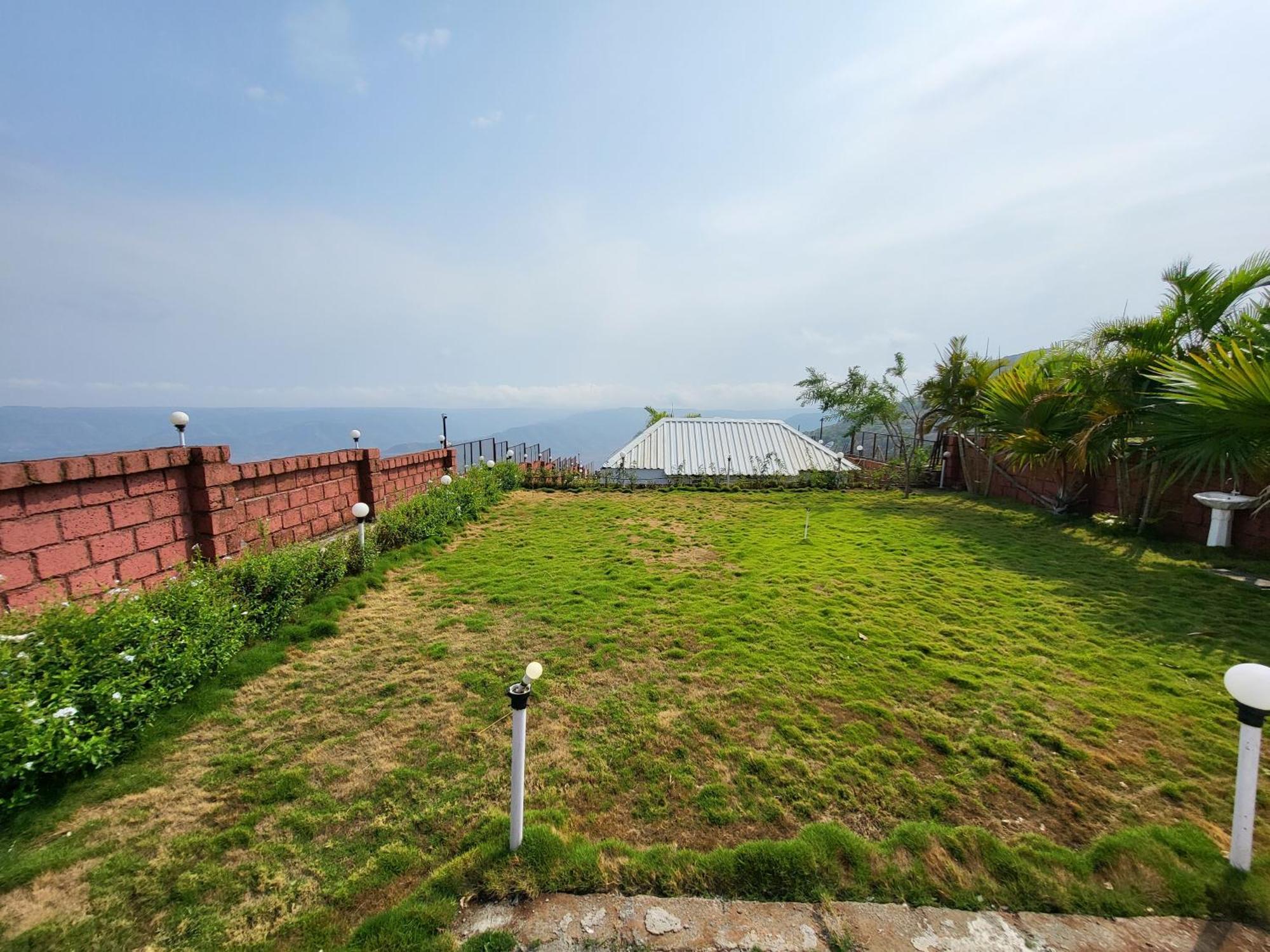 Paras Holiday Home Satara Buitenkant foto