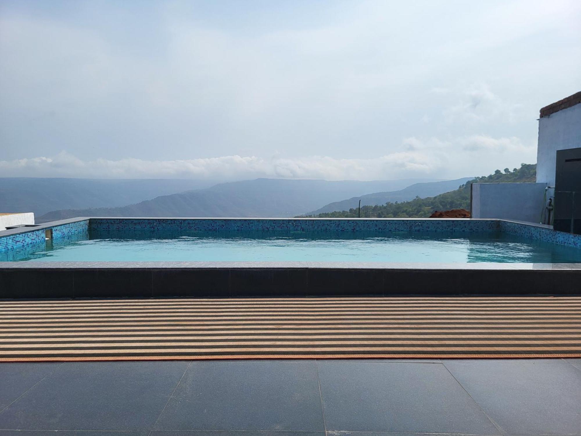 Paras Holiday Home Satara Buitenkant foto
