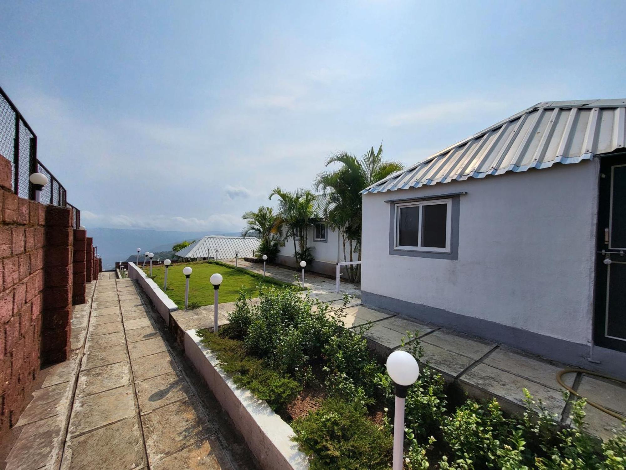 Paras Holiday Home Satara Buitenkant foto